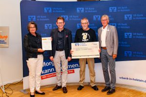 Auszeichnung des AC Einigkeit Elmshorn (Foto der VR Bank in Holstein)